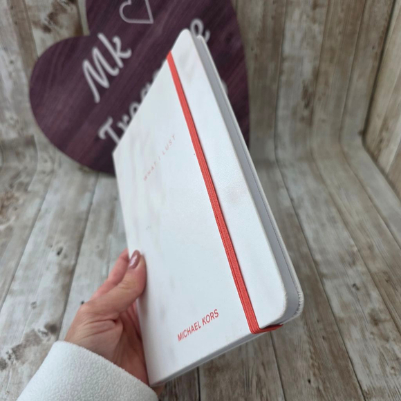Michael Kors White Notebook - Picture 4 of 7
